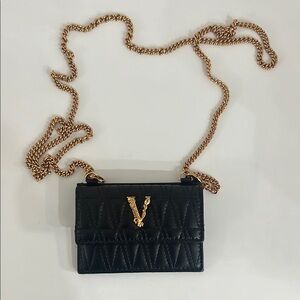 VersaceBlack Quilted cardholder with Gold Chain